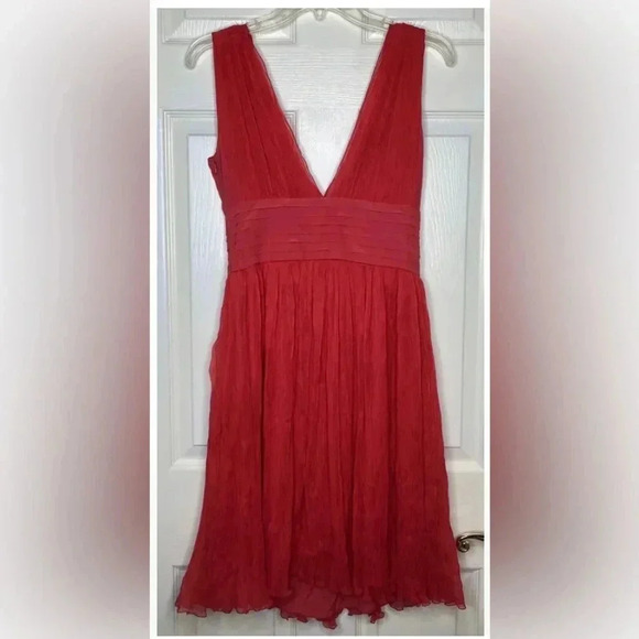 NEW BLUGIRL BLUMARINE Red Sleeveless Silk Pleat V-neck Jewel Dress Sz IT 40 US 4 - Picture 2 of 5
